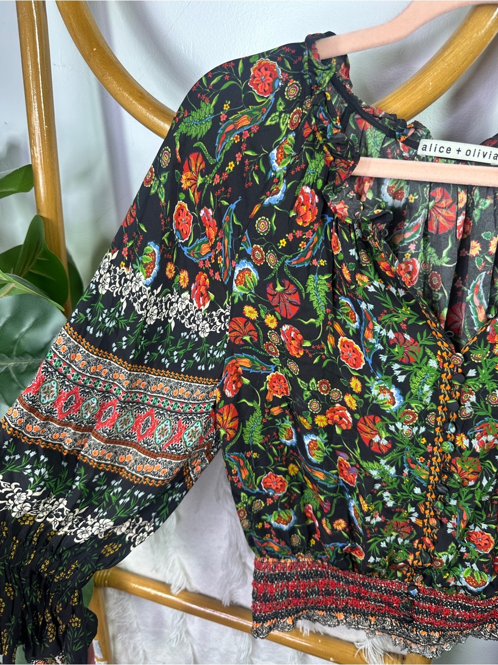 Alice + Olivia Kora Smocked Peasant Top Paradise Multi sz L - Picture 6 of 8